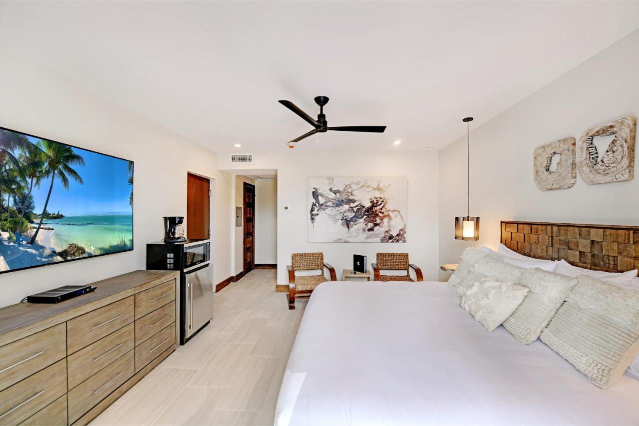 Bali Hai Beachfront Resort And Spa Holmes Beach Eksteriør bilde